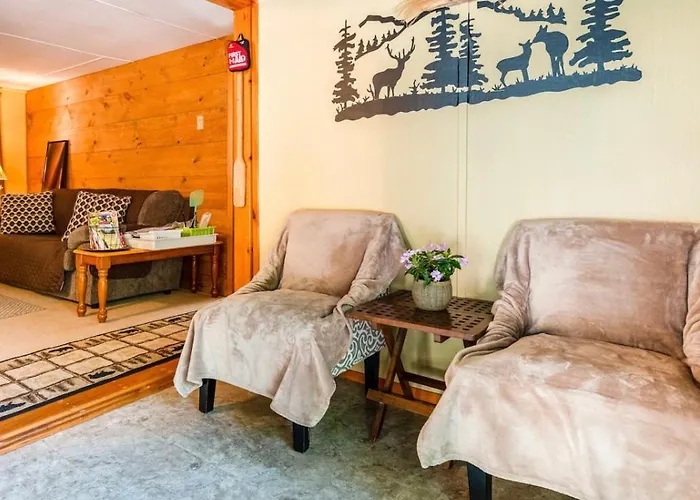 Pocono Cabin With Private Pool At Shawnee Mtn